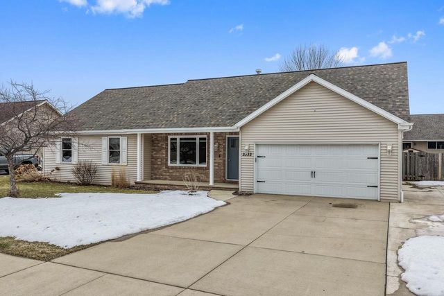 2332 OAK RIDGE CIRCLE, De Pere, WI 54115