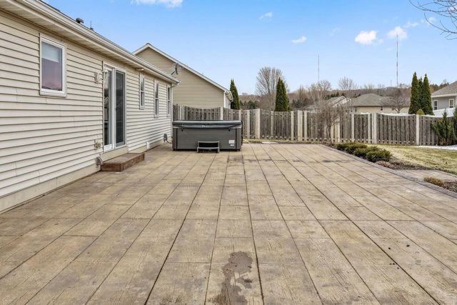 2332 OAK RIDGE CIRCLE, De Pere, WI 54115