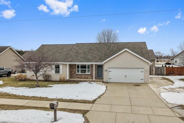 2332 OAK RIDGE CIRCLE, De Pere, WI 54115