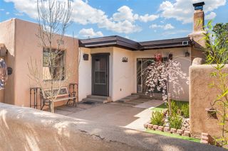 329 Calle Loma Norte, Santa Fe, NM 87501