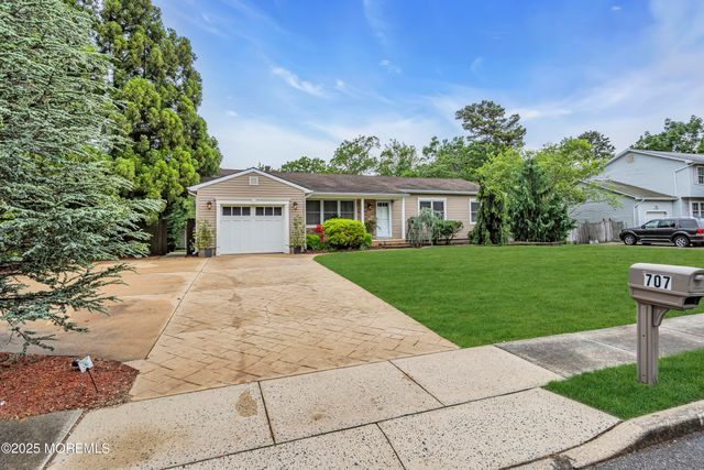 707 Cambridge Road, Lanoka Harbor, NJ 08734