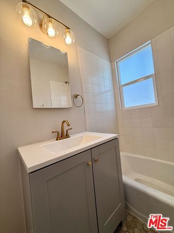 1313 Douglas Street 1315, Los Angeles, CA 90026