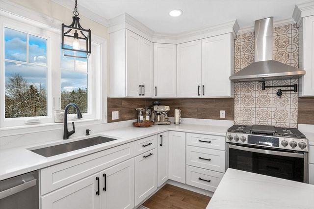 103 Ladd Hill, Belmont, NH 03220