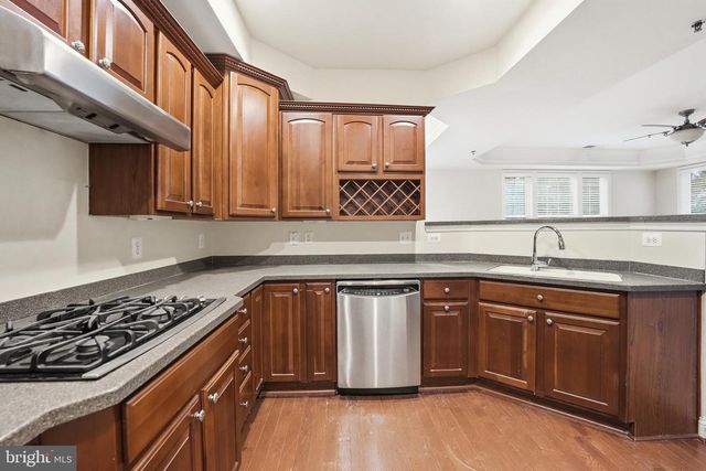 3553 HUNTLEY MANOR LN, Alexandria, VA 22306