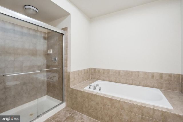 3553 HUNTLEY MANOR LN, Alexandria, VA 22306
