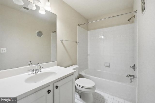 3553 HUNTLEY MANOR LN, Alexandria, VA 22306