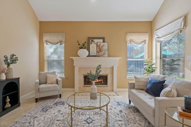 13 Stonegate Park Court, Spring, TX 77379