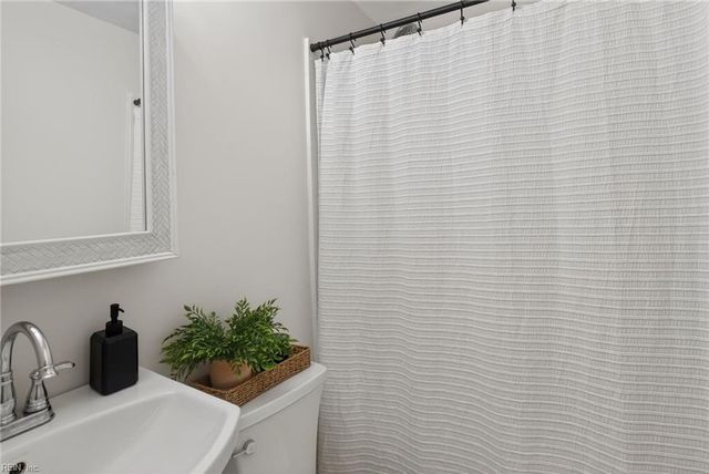 3511 Vivian ST, Norfolk, VA 23513