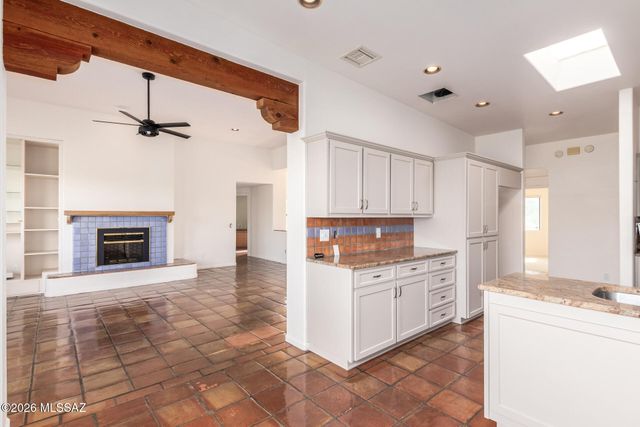 4051 E Bujia Primera, Tucson, AZ 85718