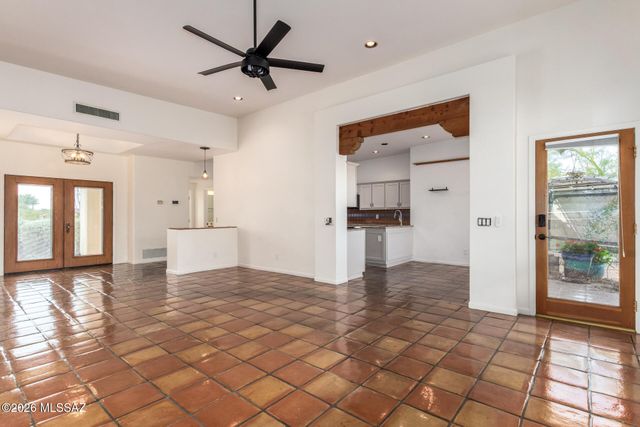4051 E Bujia Primera, Tucson, AZ 85718