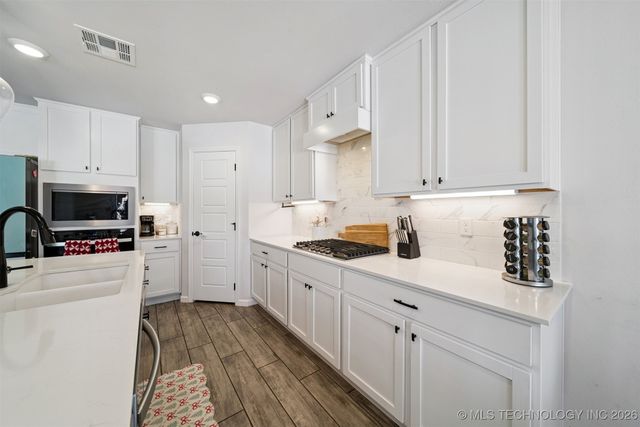 7401 N 160th East Avenue, Owasso, OK 74055