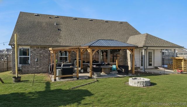 7401 N 160th East Avenue, Owasso, OK 74055