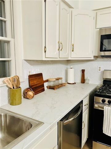 301 NW 81st Street, Kansas City, MO 64118