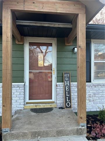 301 NW 81st Street, Kansas City, MO 64118