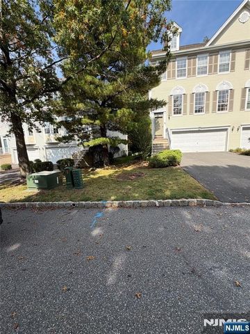 123 Bobolink Court, Wayne, NJ 07470
