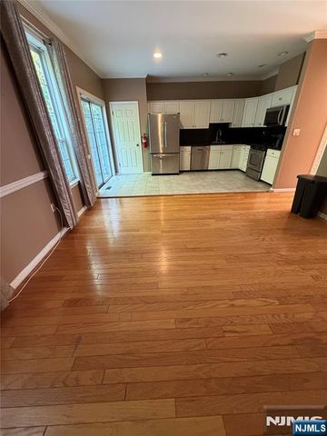123 Bobolink Court, Wayne, NJ 07470
