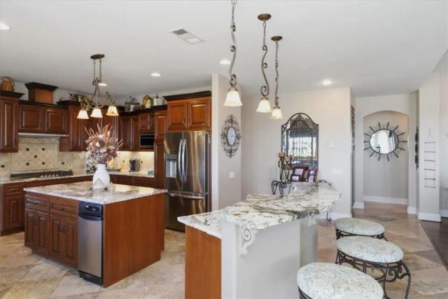 17041 Frankland, Riverside, CA 92504
