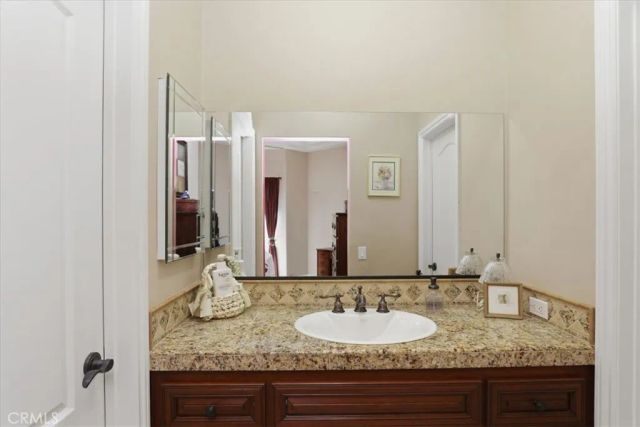 17041 Frankland, Riverside, CA 92504