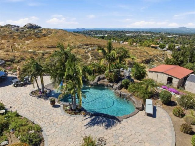 17041 Frankland, Riverside, CA 92504