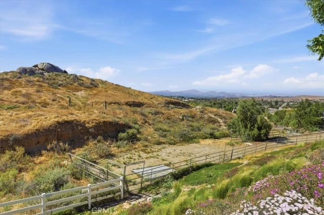 17041 Frankland, Riverside, CA 92504