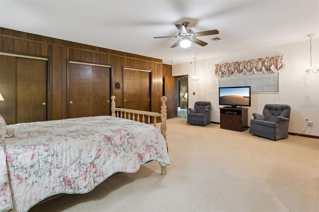 Image 16 of property listing at 10617 SE 95TH TERRACE, Belleview, FL 34420