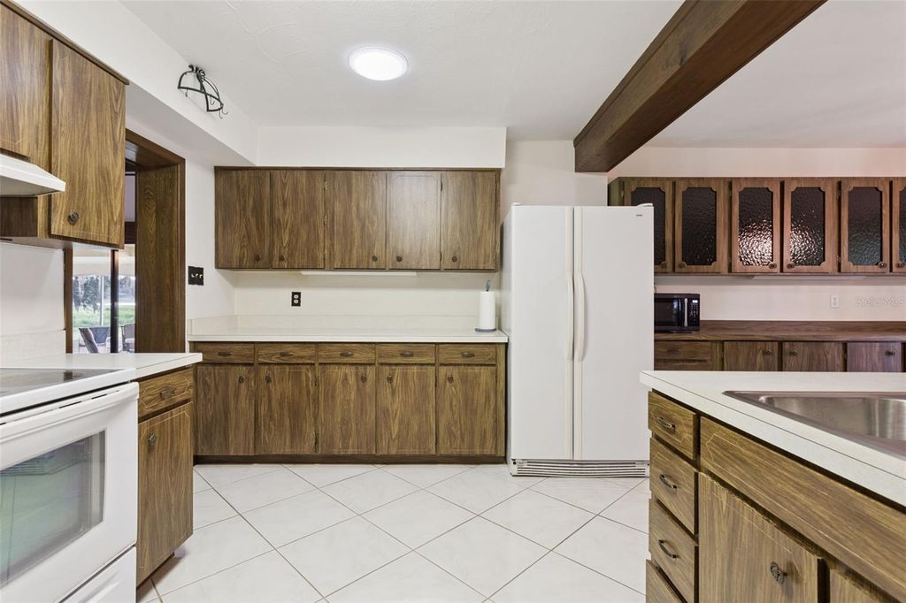 Image 25 of property listing at 10617 SE 95TH TERRACE, Belleview, FL 34420