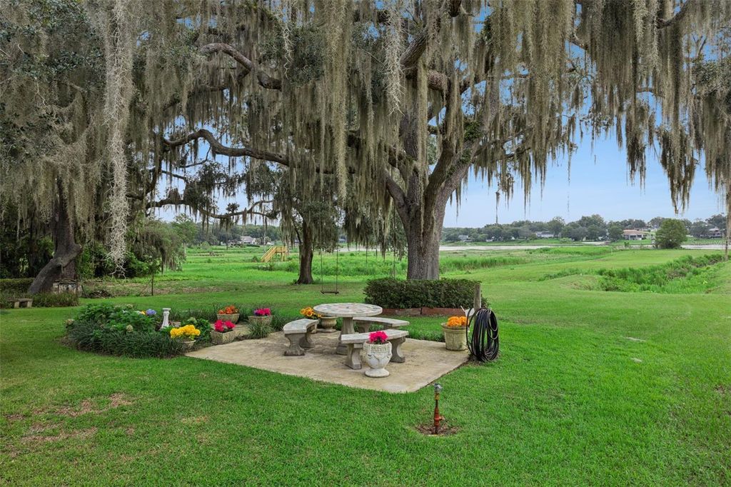 Image 37 of property listing at 10617 SE 95TH TERRACE, Belleview, FL 34420