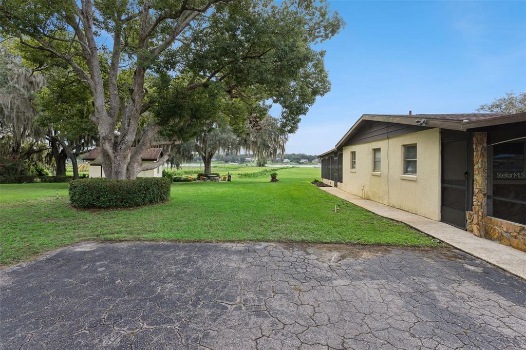 Image 38 of property listing at 10617 SE 95TH TERRACE, Belleview, FL 34420