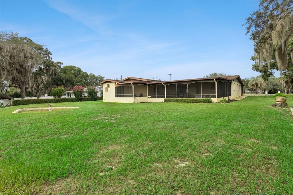 Image 40 of property listing at 10617 SE 95TH TERRACE, Belleview, FL 34420