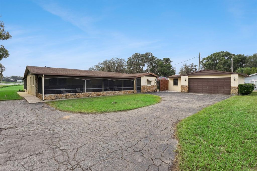 Image 5 of property listing at 10617 SE 95TH TERRACE, Belleview, FL 34420
