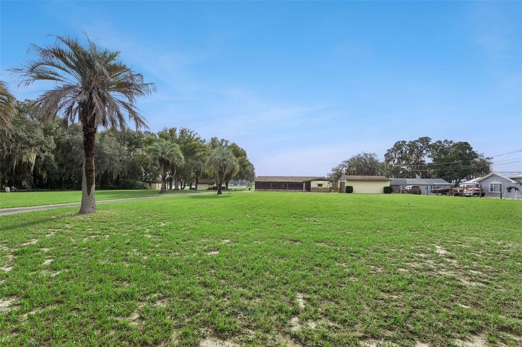 Image 47 of property listing at 10617 SE 95TH TERRACE, Belleview, FL 34420