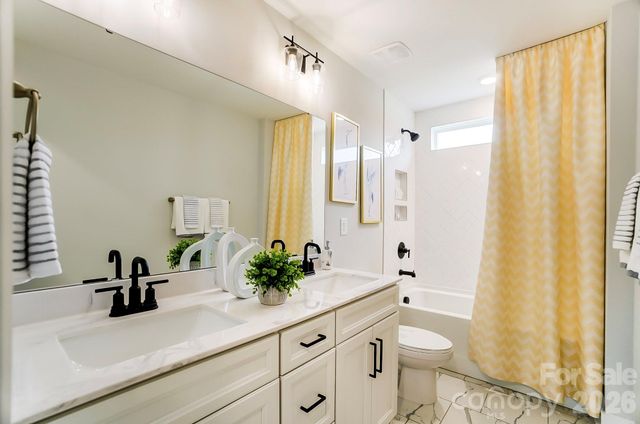 13123 Foxberry Road, Charlotte, NC 28213