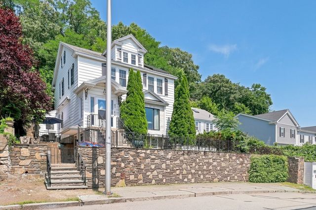 43 Chilmark, Worcester, MA 01604