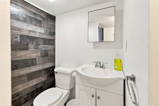 43 Chilmark, Worcester, MA 01604