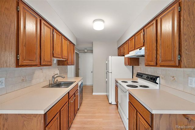 44558 Connecticut Court, Clinton Township, MI 48038