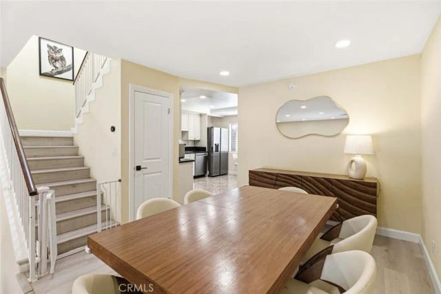 10142 Samoa Avenue 28, Tujunga, CA 91042