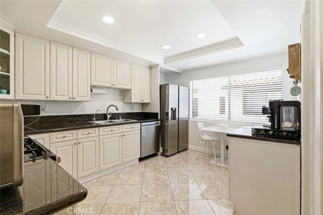 10142 Samoa Avenue 28, Tujunga, CA 91042