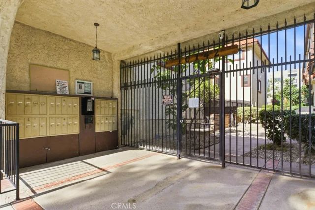 10142 Samoa Avenue 28, Tujunga, CA 91042