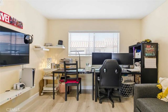 10142 Samoa Avenue 28, Tujunga, CA 91042