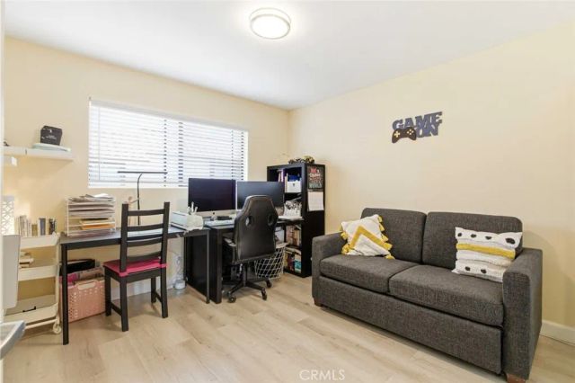 10142 Samoa Avenue 28, Tujunga, CA 91042