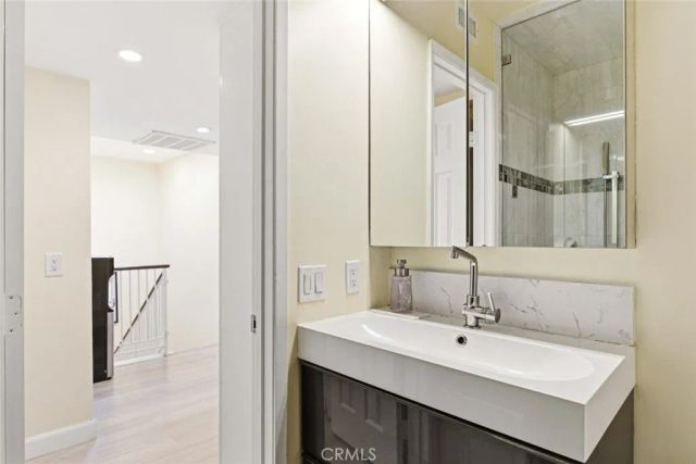 10142 Samoa Avenue 28, Tujunga, CA 91042