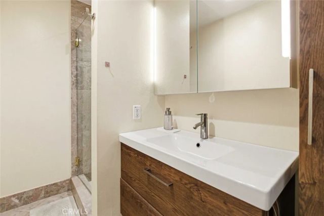 10142 Samoa Avenue 28, Tujunga, CA 91042