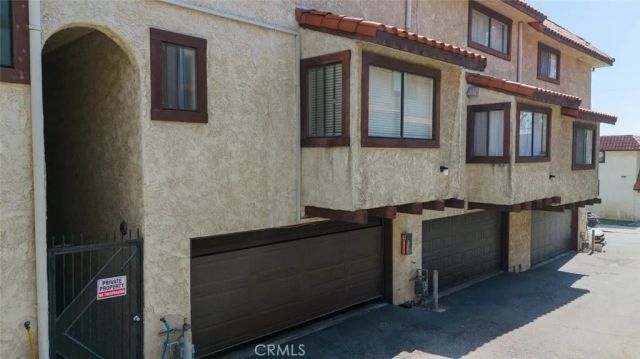 10142 Samoa Avenue 28, Tujunga, CA 91042