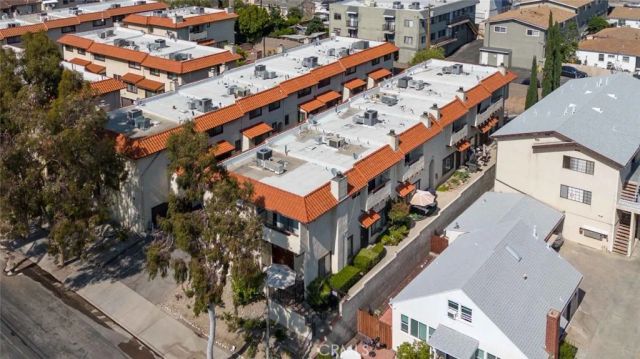 10142 Samoa Avenue 28, Tujunga, CA 91042