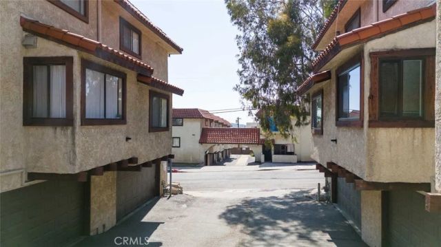 10142 Samoa Avenue 28, Tujunga, CA 91042