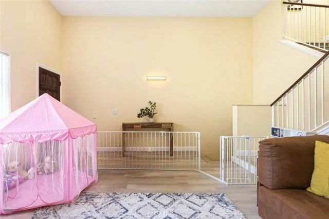 10142 Samoa Avenue 28, Tujunga, CA 91042