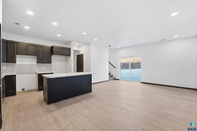 6906 E Brooks Edge Pl Place, Sioux Falls, SD 57110