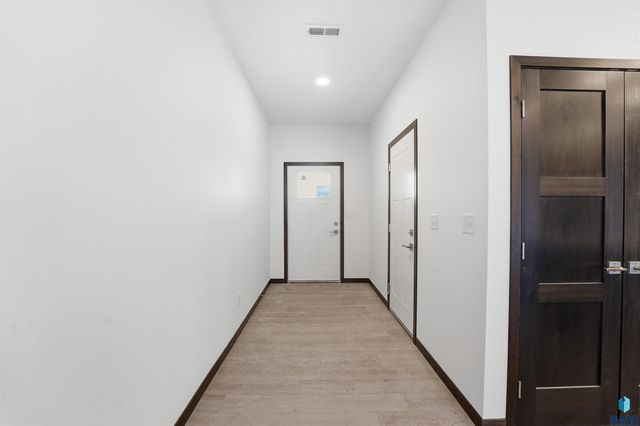 6906 E Brooks Edge Pl Place, Sioux Falls, SD 57110