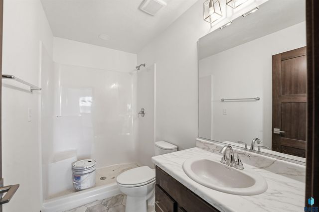 6906 E Brooks Edge Pl Place, Sioux Falls, SD 57110