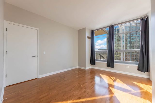 1600 S Prairie Avenue 1105, Chicago, IL 60616